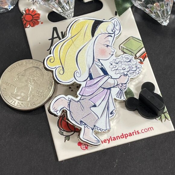 Disney Aurora Princess Trading Pin Sleeping Beauty Flowers Lapel Pin Badge Pin - Picture 3 of 10
